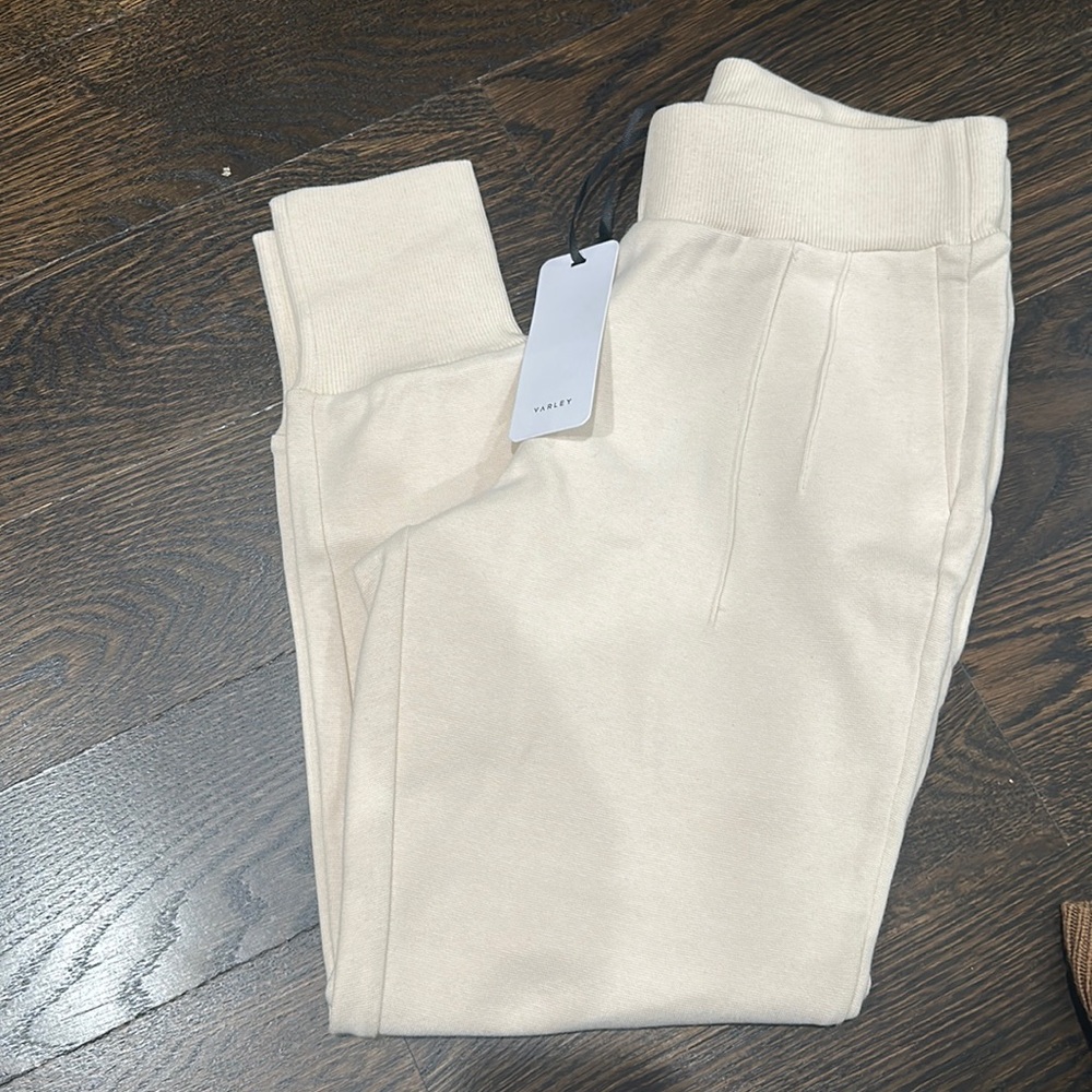 Varley sweatpants - new with tags - size medium